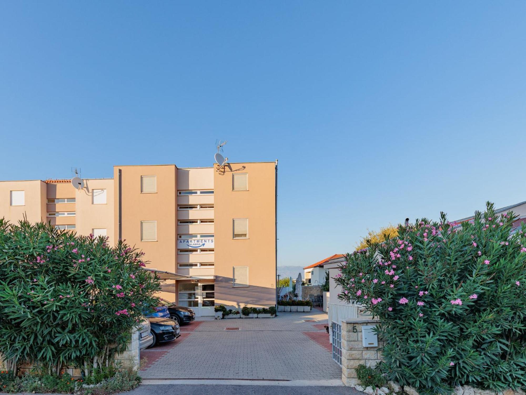 Apartment Mlasina-3 By Interhome Nin Exterior foto